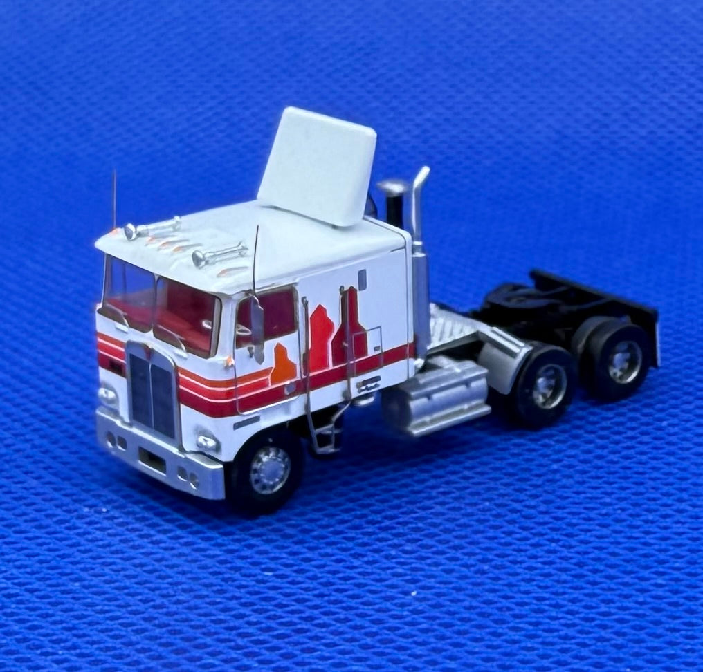 Trainworx N Kenworth K100- Kenworth Canadiana Qu'Appelle Orange