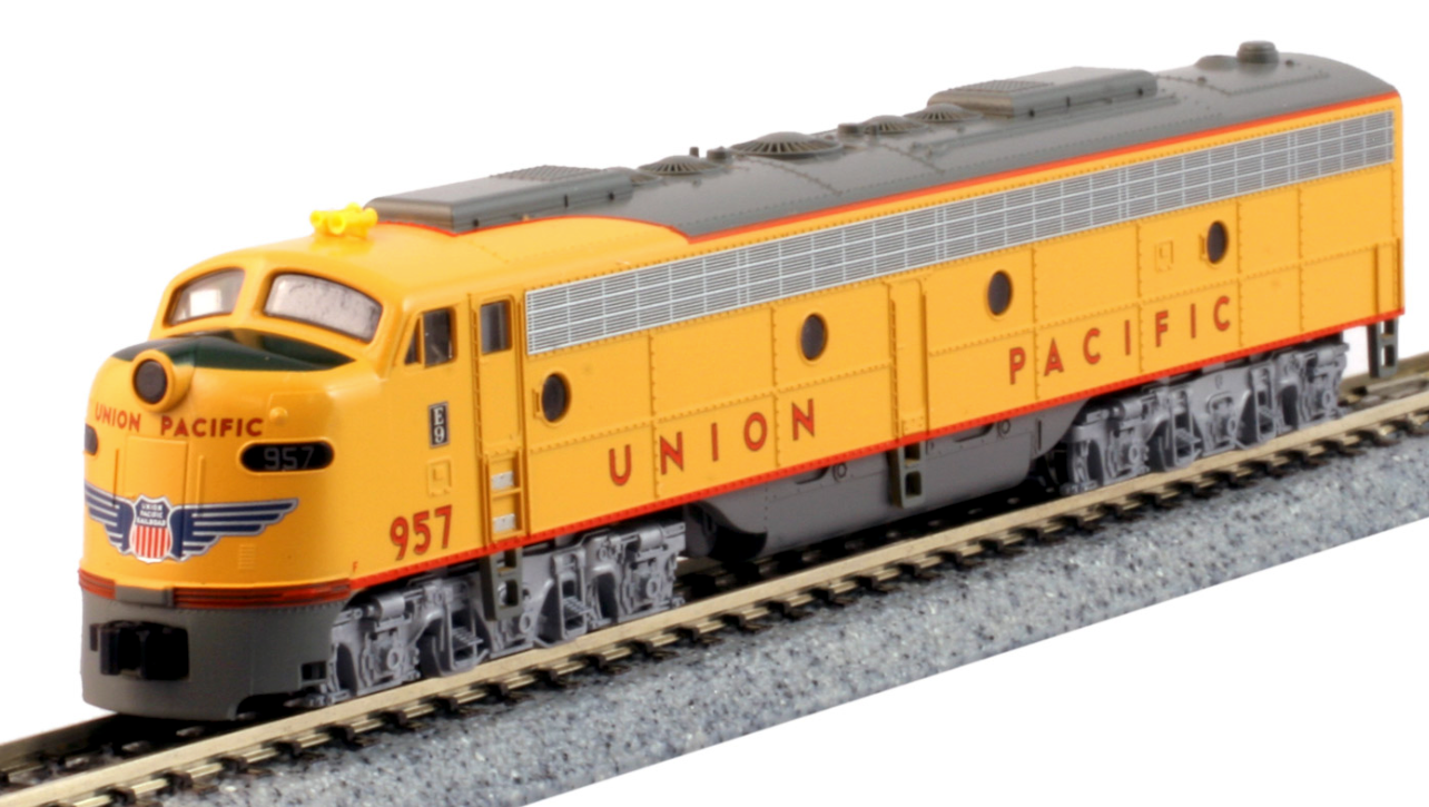 KATO N E8 Umion Pacific w/nose pilot